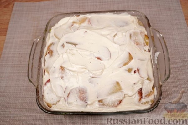 Молодой картофель, запечённый с кабачками и помидорами