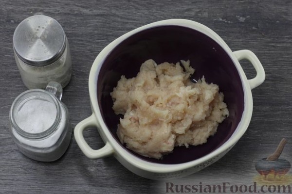 Фрикадельки, запечённые с кабачками и консервированной кукурузой
