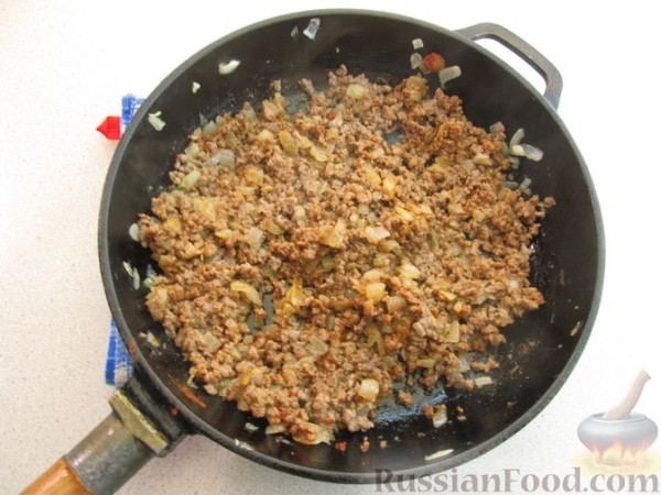 Запечённый перец, фаршированный картофельным пюре и мясом