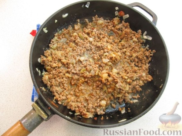 Запечённый перец, фаршированный картофельным пюре и мясом