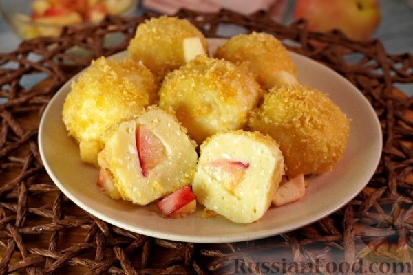 Творожные клёцки (турогомбоц) с персиками