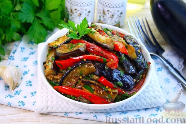 Закуска из жареных баклажанов и перца