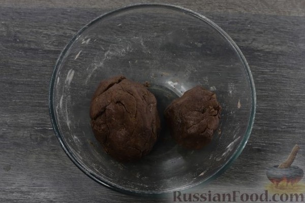 Шоколадный песочный пирог с творогом, черносливом и сгущёнкой