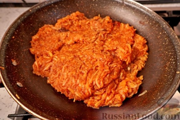 Ретеш (штрудель по-венгерски) с яблоками и маком