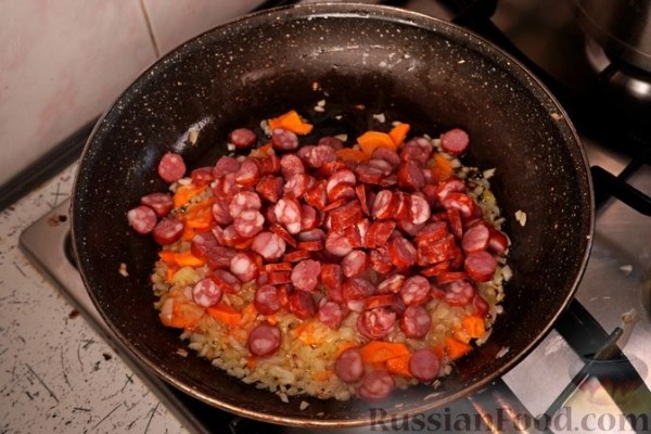 Чечевичный суп с копчёными колбасками