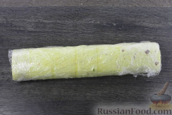 Рулетики из лаваша с баклажанами, помидорами и сыром