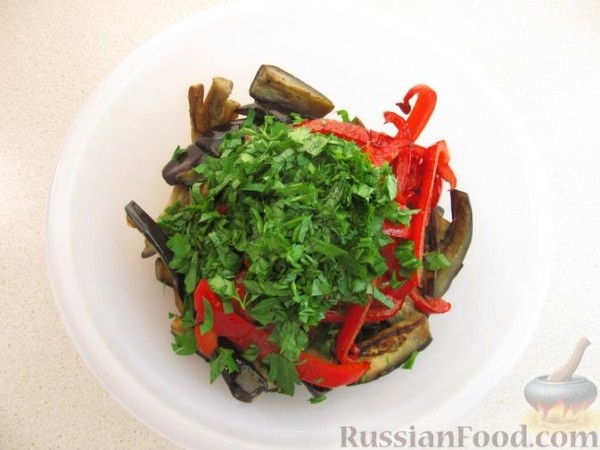 Закуска из жареных баклажанов и перца
