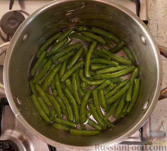 Говядина, тушенная с овощами и стручковой фасолью