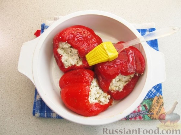 Запечённый перец с сырно-чесночной начинкой