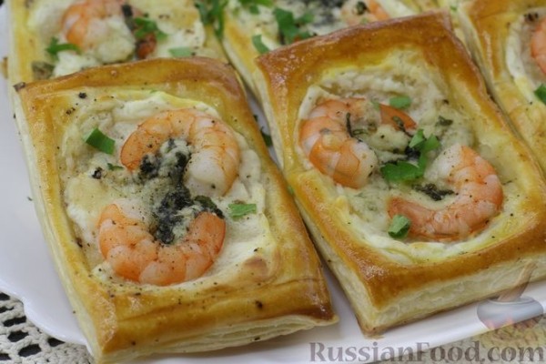Слойки с креветками