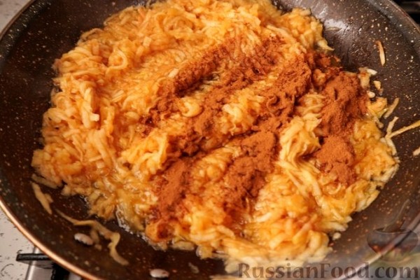 Ретеш (штрудель по-венгерски) с яблоками и маком