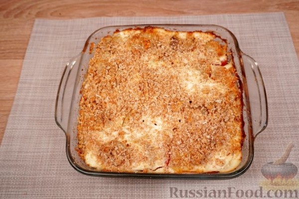 Молодой картофель, запечённый с кабачками и помидорами