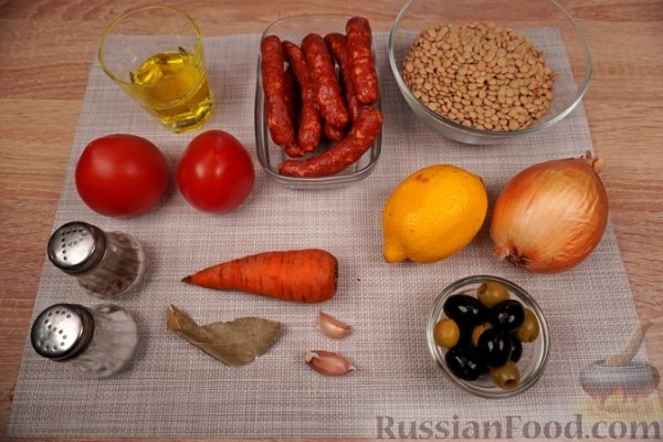 Чечевичный суп с копчёными колбасками