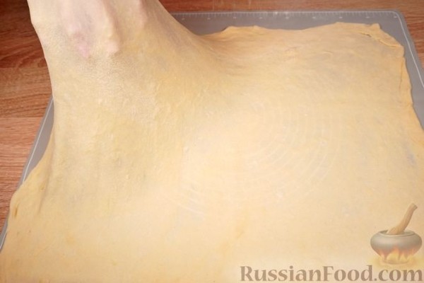 Ретеш (штрудель по-венгерски) с яблоками и маком