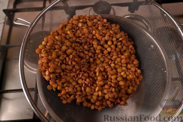 Чечевичный суп с копчёными колбасками