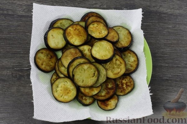 Рулетики из лаваша с баклажанами, помидорами и сыром