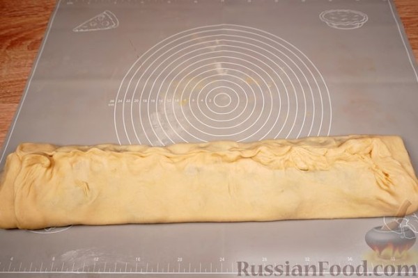 Ретеш (штрудель по-венгерски) с яблоками и маком