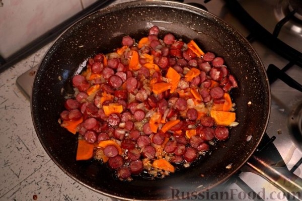 Чечевичный суп с копчёными колбасками