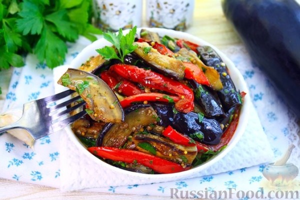 Закуска из жареных баклажанов и перца