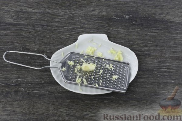 Рулетики из лаваша с баклажанами, помидорами и сыром