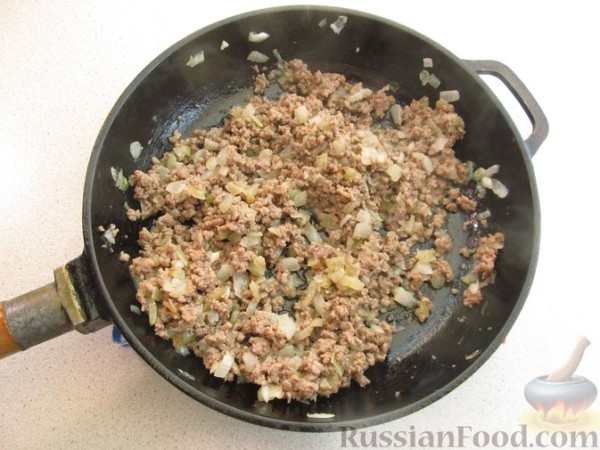 Запечённый перец, фаршированный картофельным пюре и мясом