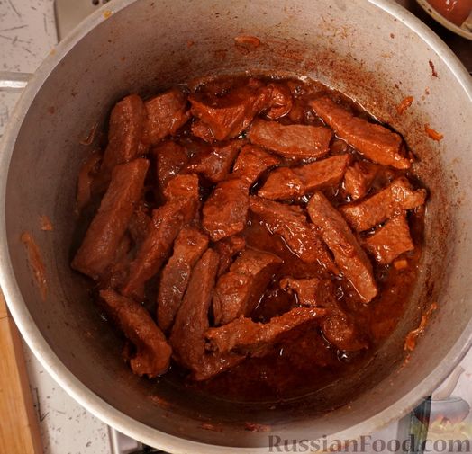 Говядина, тушенная с овощами и стручковой фасолью