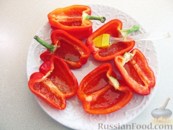 Запечённый перец, фаршированный картофельным пюре и мясом