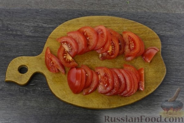 Рулетики из лаваша с баклажанами, помидорами и сыром