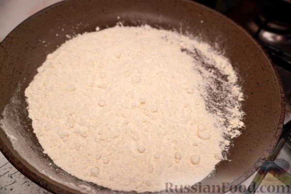 Солёные булочки с начинкой из обжаренной муки и пряностей
