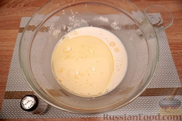 Солёные булочки с начинкой из обжаренной муки и пряностей