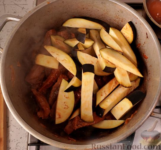 Говядина, тушенная с овощами и стручковой фасолью