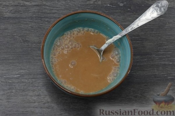 Фрикадельки, запечённые с кабачками и консервированной кукурузой