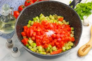 Икра кабачковая на сковороде Икра кабачковая на сковороде