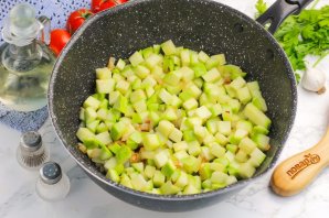 Икра кабачковая на сковороде Икра кабачковая на сковороде
