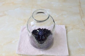 Компот из черной смородины на зиму на 3 литровую банку
