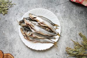 Корюшка на мангале Корюшка на мангале