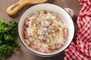 Котлеты из фарша с хлебом