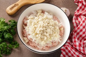 Котлеты из фарша с хлебом