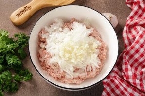 Котлеты из фарша с хлебом