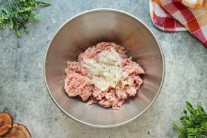 Котлеты с чесноком