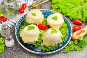 Котлеты с сыром и помидорами