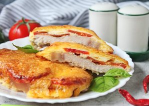 Мясо по-французски с помидорами и сыром