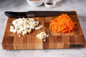 Рис с мясом в горшочках