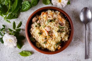 Рис с мясом в горшочках