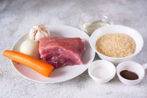 Рис с мясом в горшочках