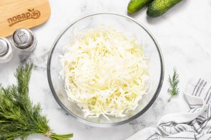 Салат из капусты с укропом