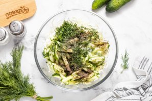 Салат из капусты с укропом