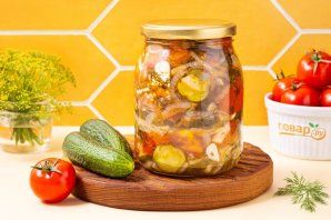 Салат на зиму из помидоров и огурцов Салат на зиму из помидоров и огурцов