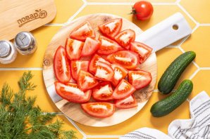 Салат на зиму из помидоров и огурцов Салат на зиму из помидоров и огурцов