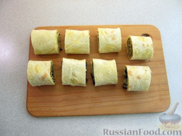 Рулетики из лаваша, с баклажанами и сыром